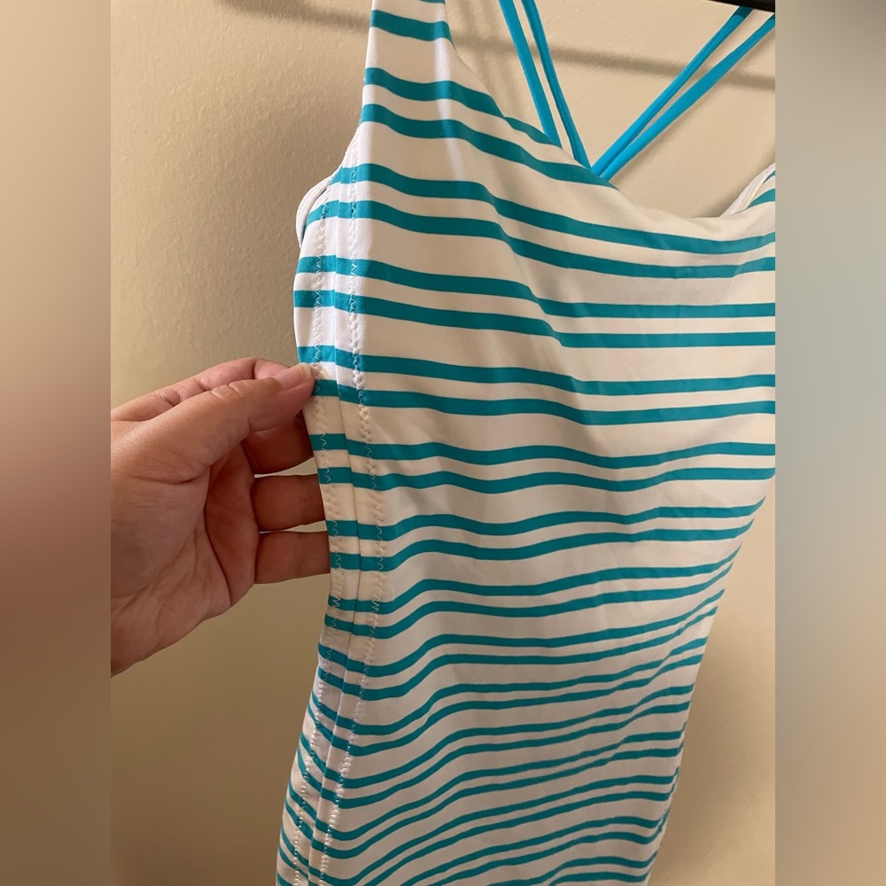 ✨Lululemon Free To Be Tank Striped Spry Blue Size 2 - Picture 5 of 14